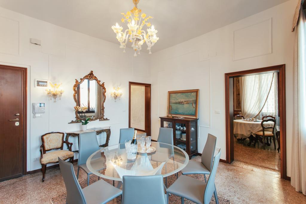 Residenza Dei Dogi Apartment Venesia Bagian luar foto