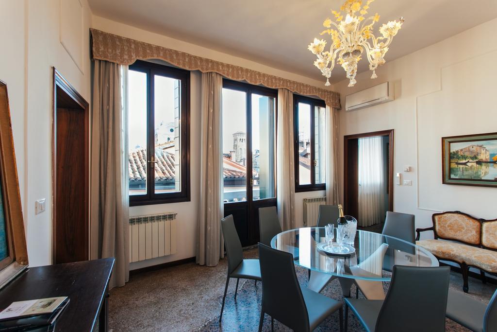 Residenza Dei Dogi Apartment Venesia Bagian luar foto